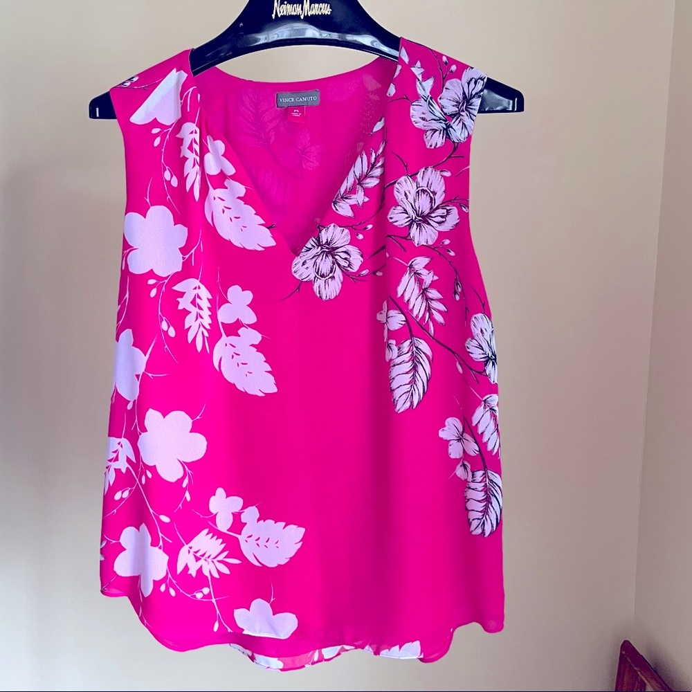 Pink lined floral flowy top.